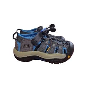 KEEN Boy's Size 10 Waterproof Sandals